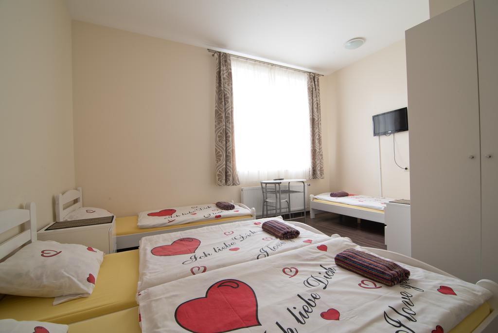 Happy Hotel Riga Exterior photo